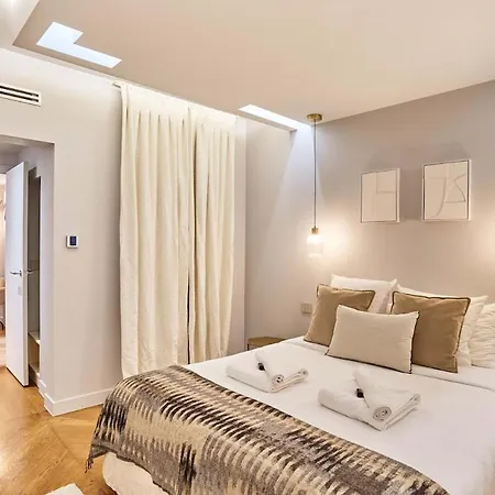Superb Air-conditioned Flat On The Champs Elysees Апартаменты Париж