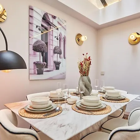 Superb Air-conditioned Flat On The Champs Elysees