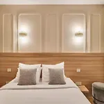 Superb Air-conditioned Flat On The Champs Elysees