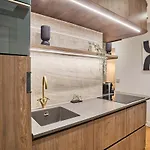 Superb Air-conditioned Flat On The Champs Elysees *