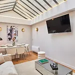 Superb Air-conditioned Flat On The Champs Elysees