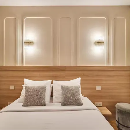 Superb Air-conditioned Flat On The Champs Elysees