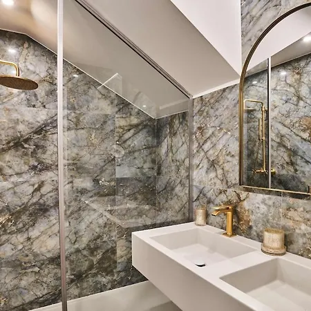Superb Air-conditioned Flat On The Champs Elysees