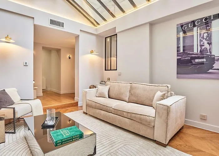 Superb Air-conditioned Flat On The Champs Elysees
