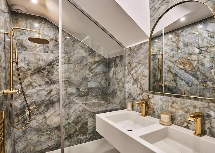 Superb Air-conditioned Flat On The Champs Elysees
